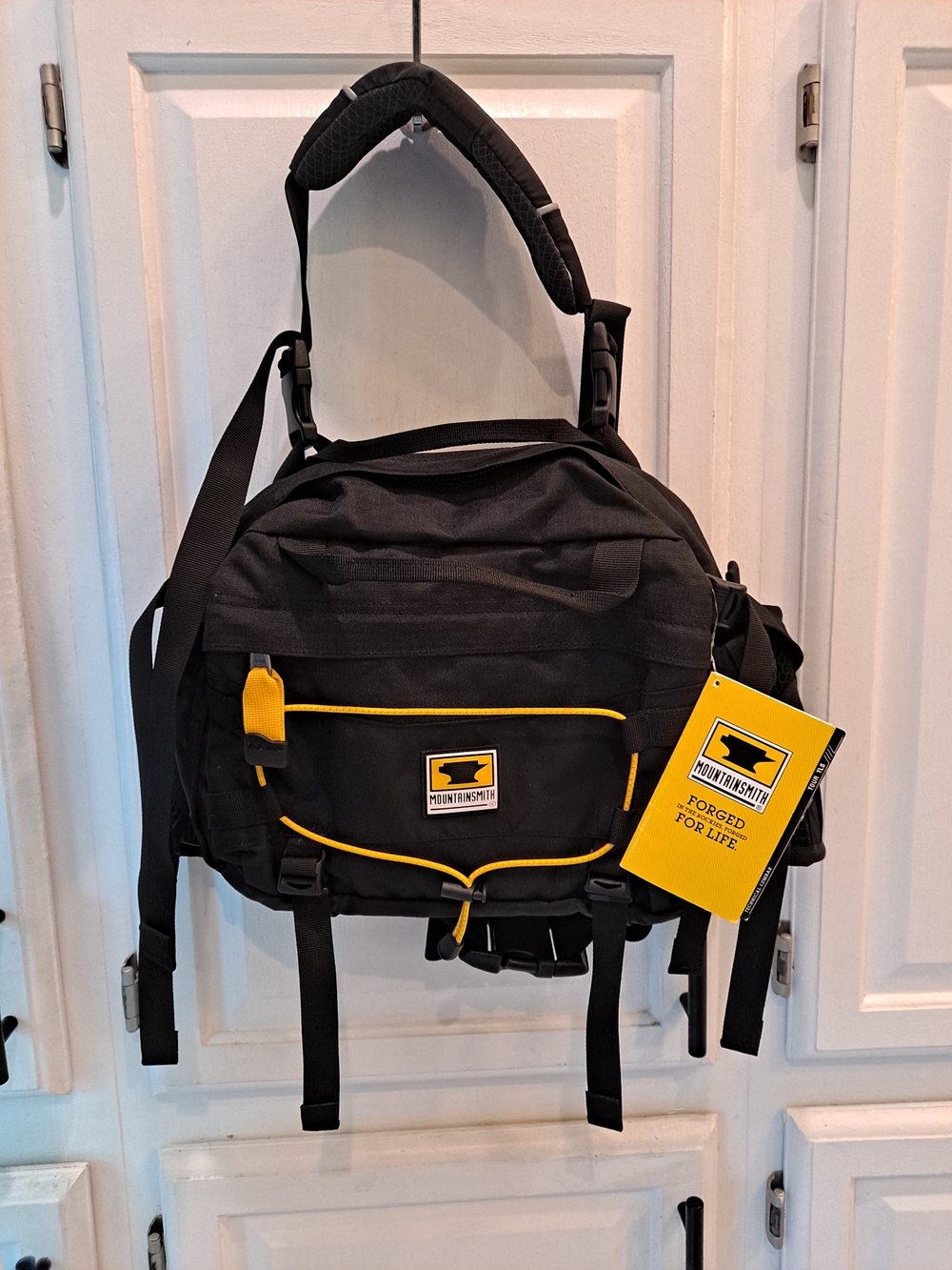 Mountainsmith Tour Lumbar Pack Black Messenger Bag Yellow Trim Hip Pack NWT